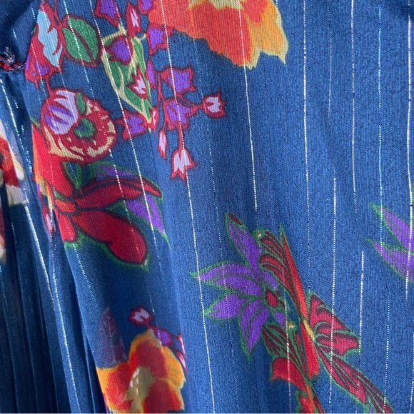 WALTER BAKER Teri Metallic Stripe Pleated Blue Floral Georgette Dress NEW Size 8 - Picture 12 of 13